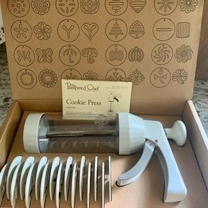 New (never used) Pampered Chef Cookie Press